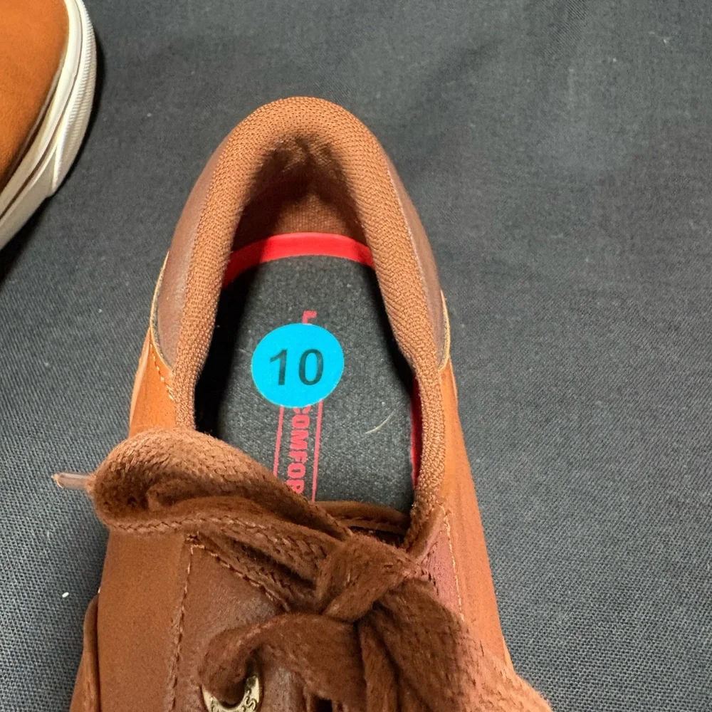 NWOT Classic Brown Levi’s Men’s Perfect Waxed Sneakers Size 10 - Picture 5 of 7